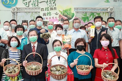 農會集資贈醫護萬顆肉粽 盧市長：萬「粽」一心保衛家園